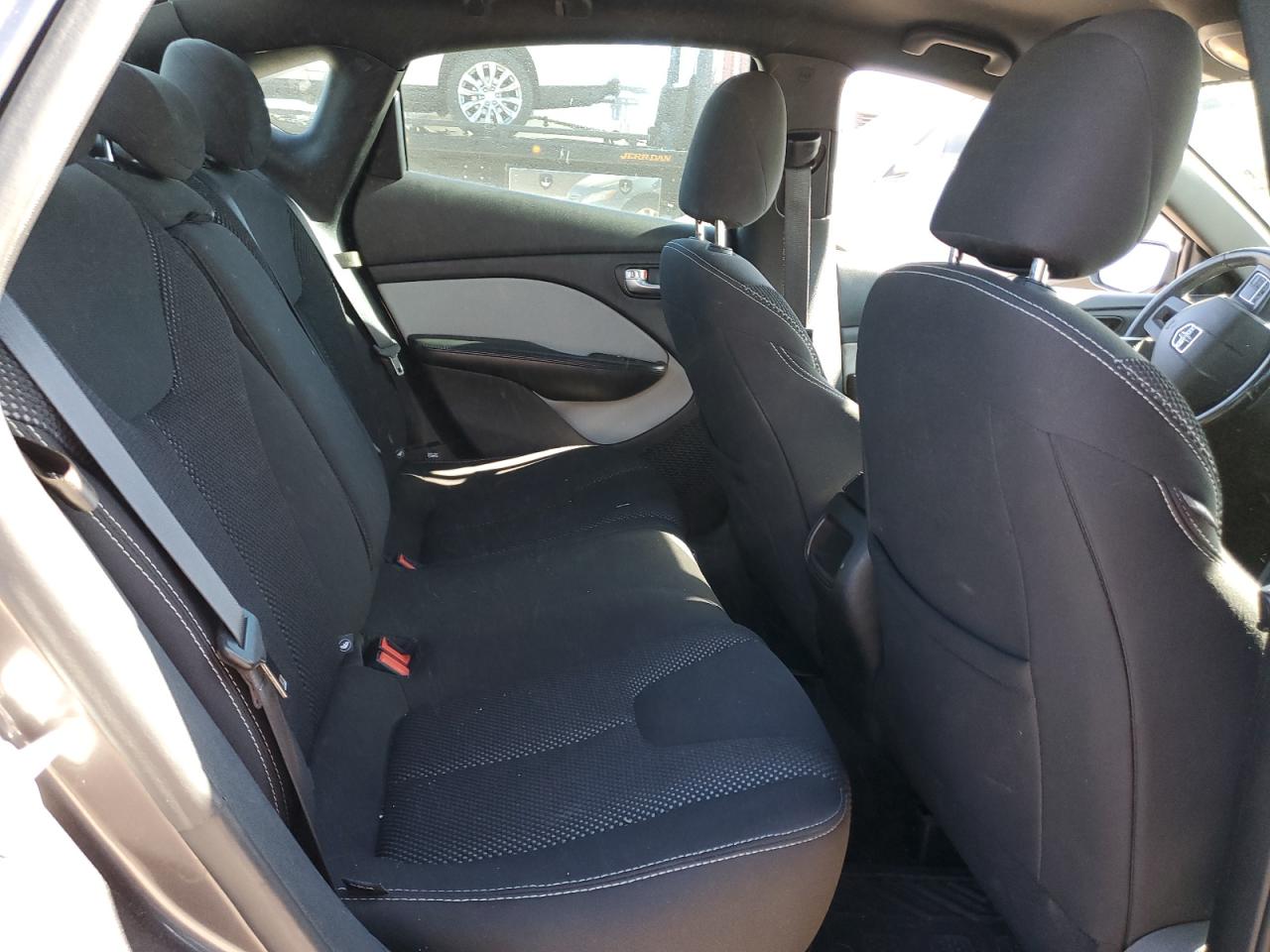 2016 Dodge Dart - Image 10