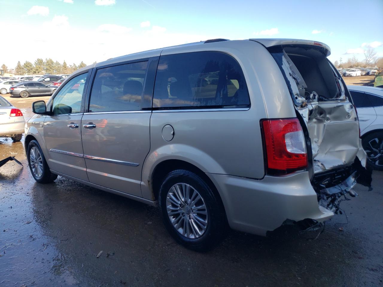 2014 Chrysler Town & Country - Image 2