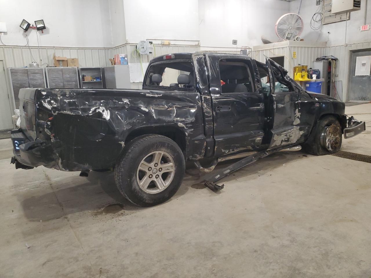 2011 Dodge Dakota - Image 3