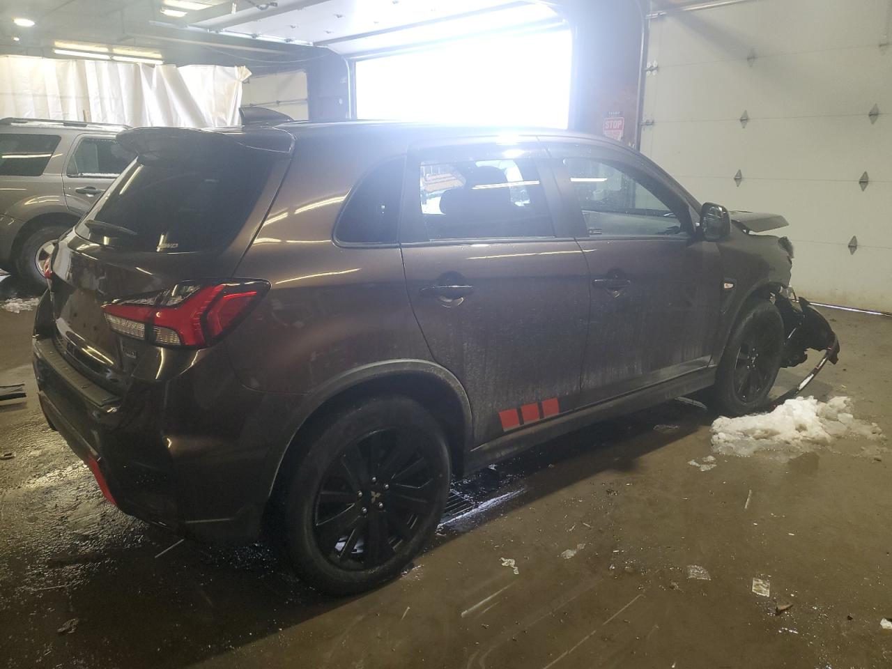 2020 Mitsubishi Outlander - Image 3