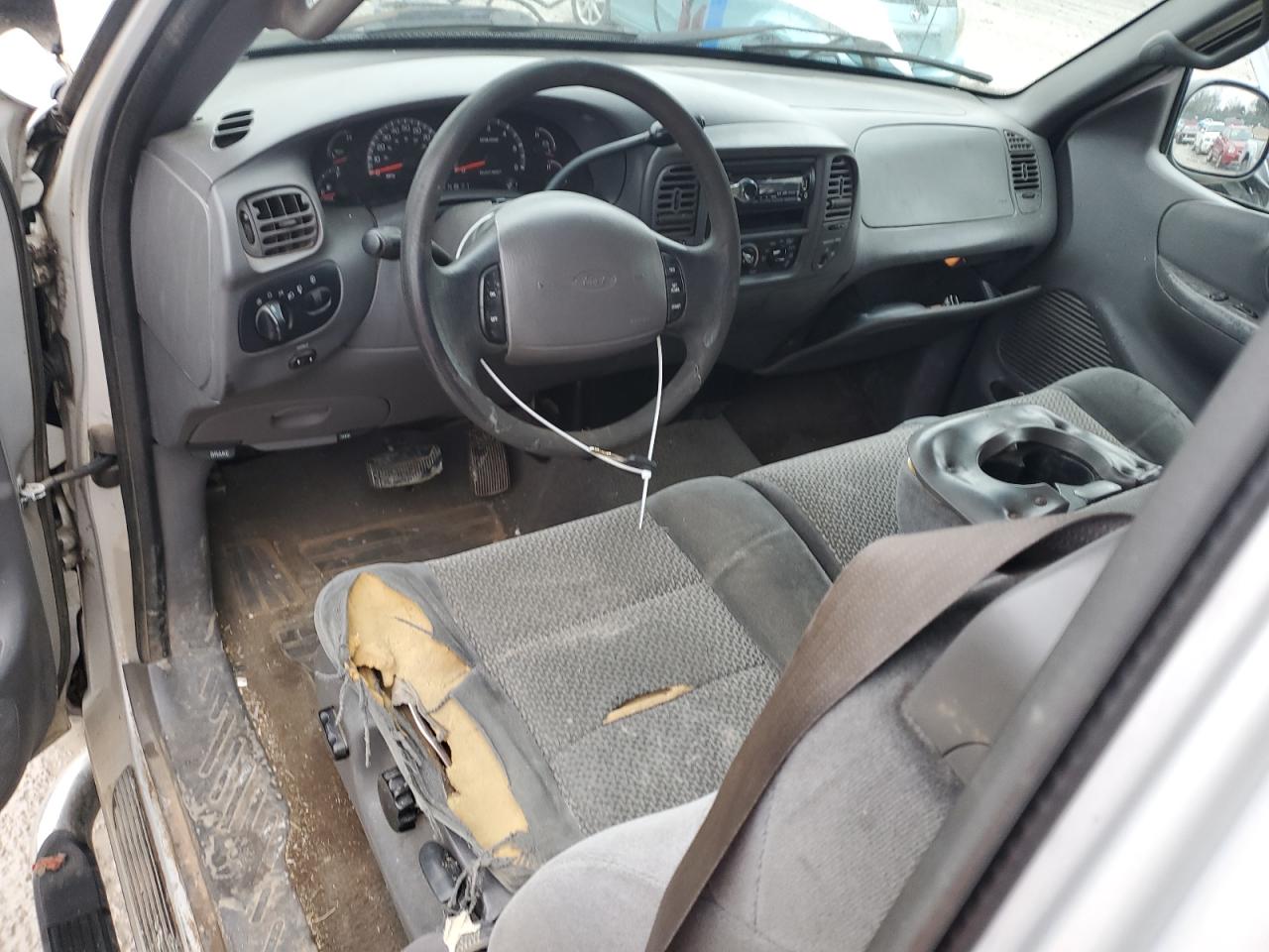 2001 Ford F-150 - Image 8