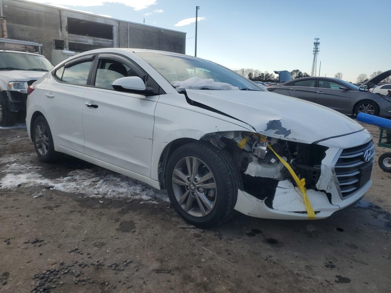 2017 Hyundai Elantra - Image 4