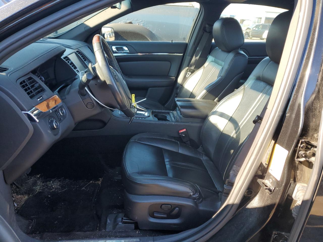 2013 Lincoln MKS - Image 7