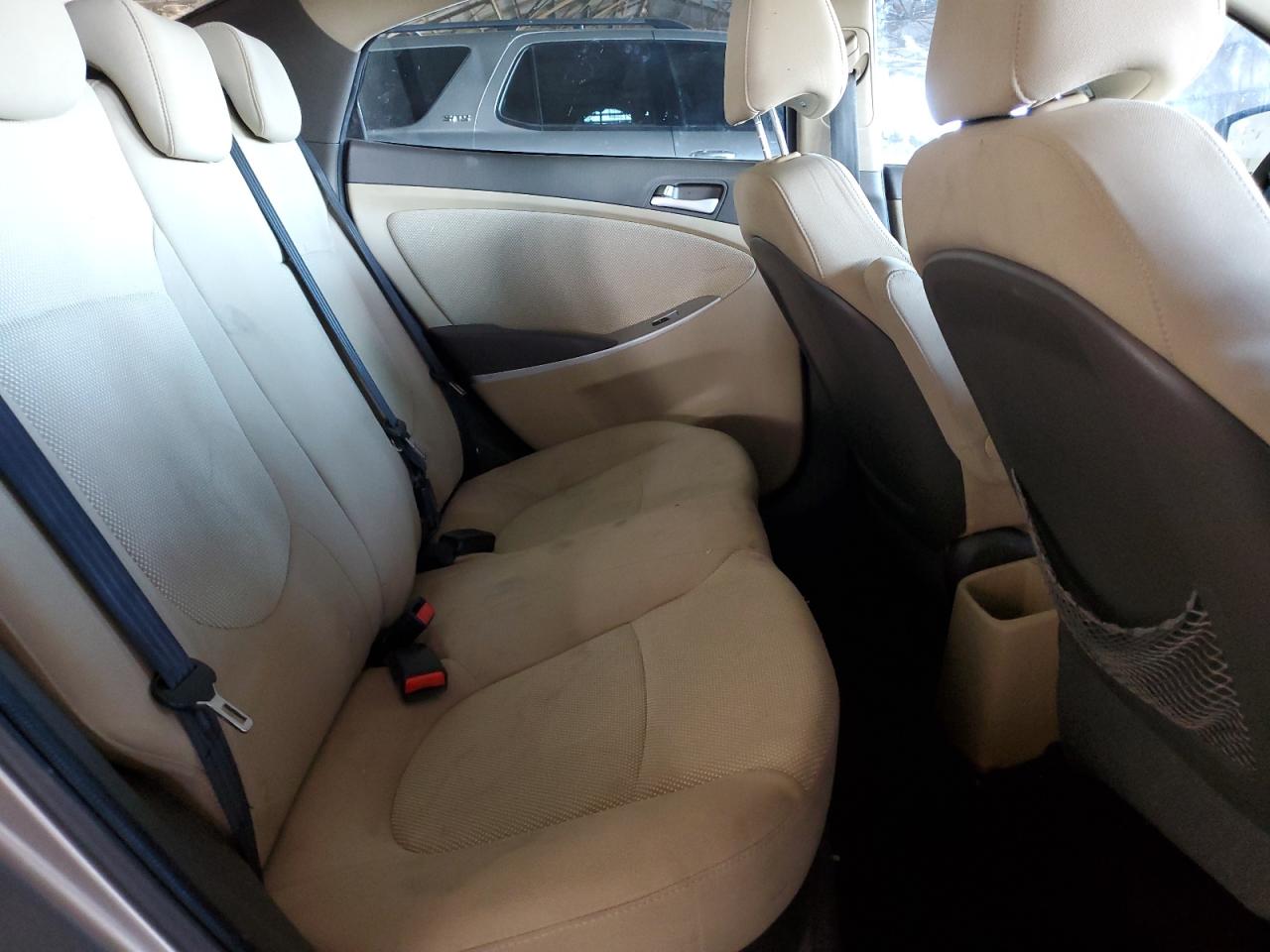 2013 Hyundai Accent - Image 10
