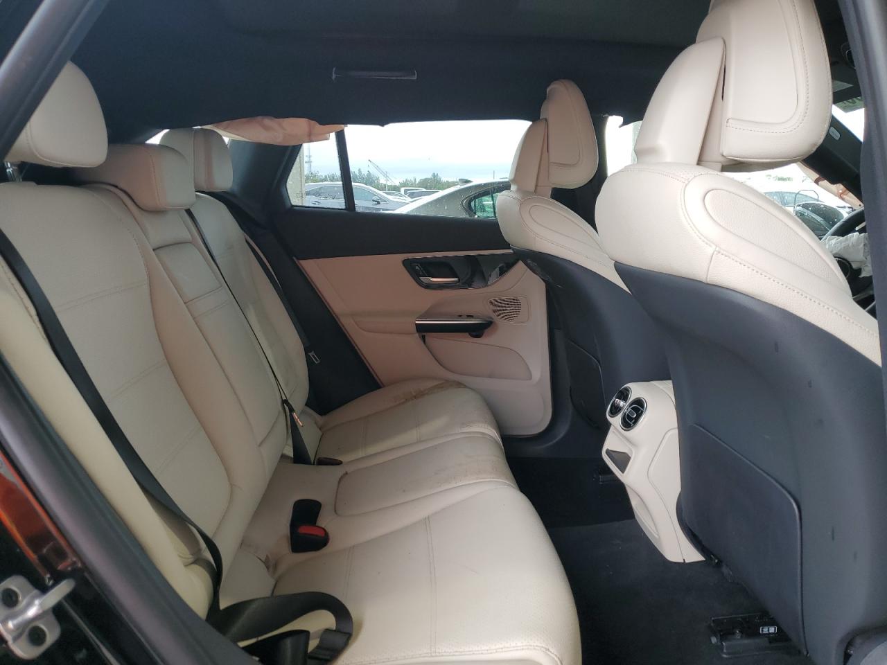 2024 Mercedes-Benz GLC - Image 11