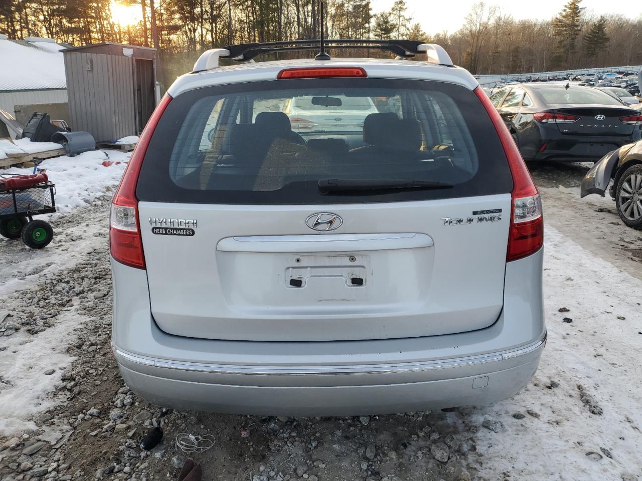 2011 Hyundai Elantra - Image 6