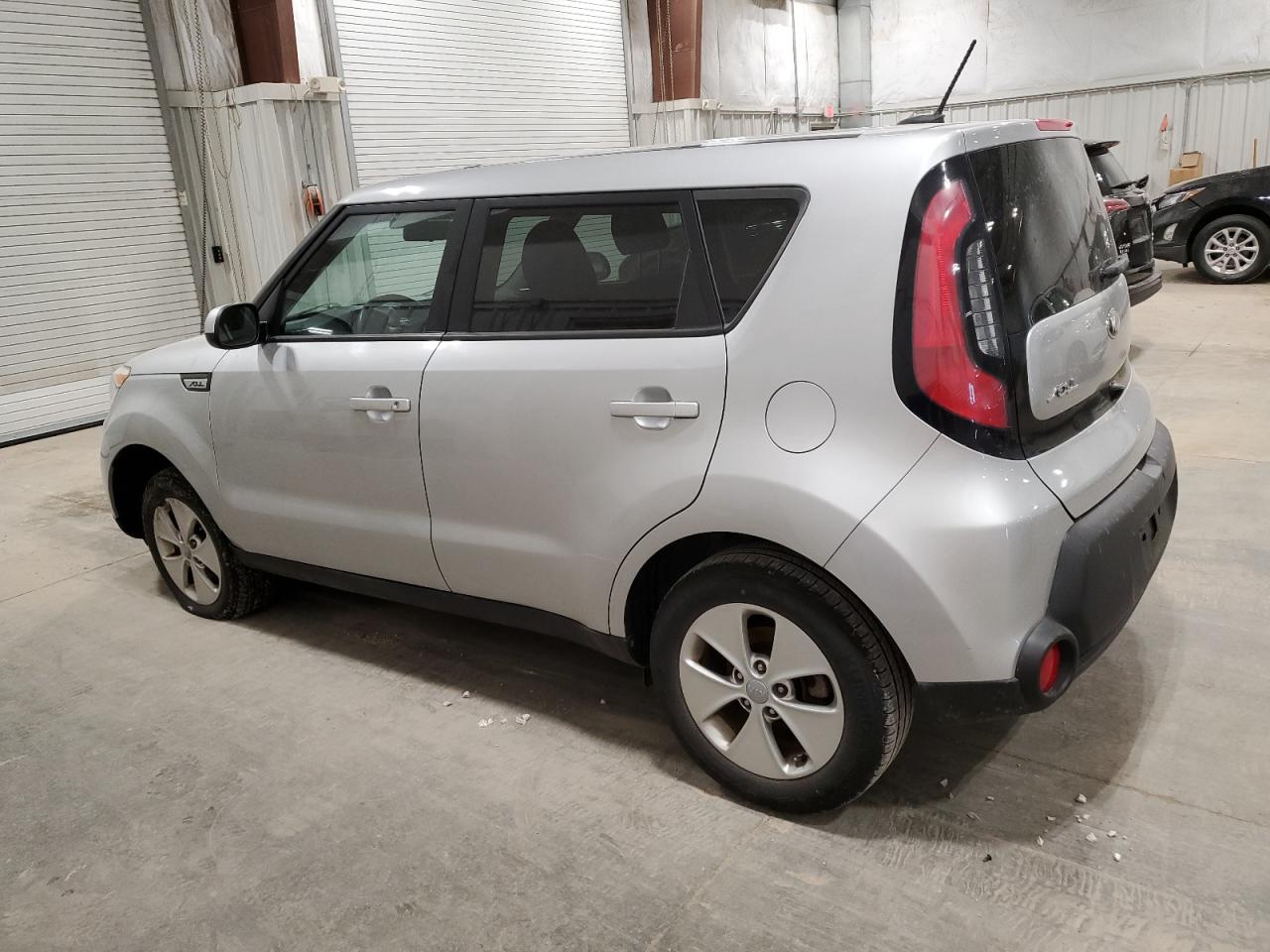 VIN KNDJN2A22F7815169 2015 KIA SOUL no.2