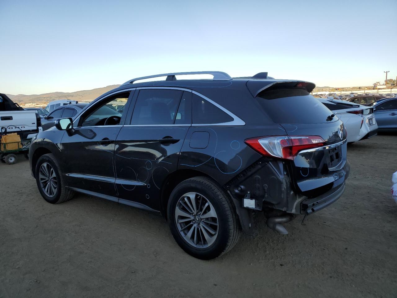 VIN 5J8TB4H74GL003252 2016 ACURA RDX no.2