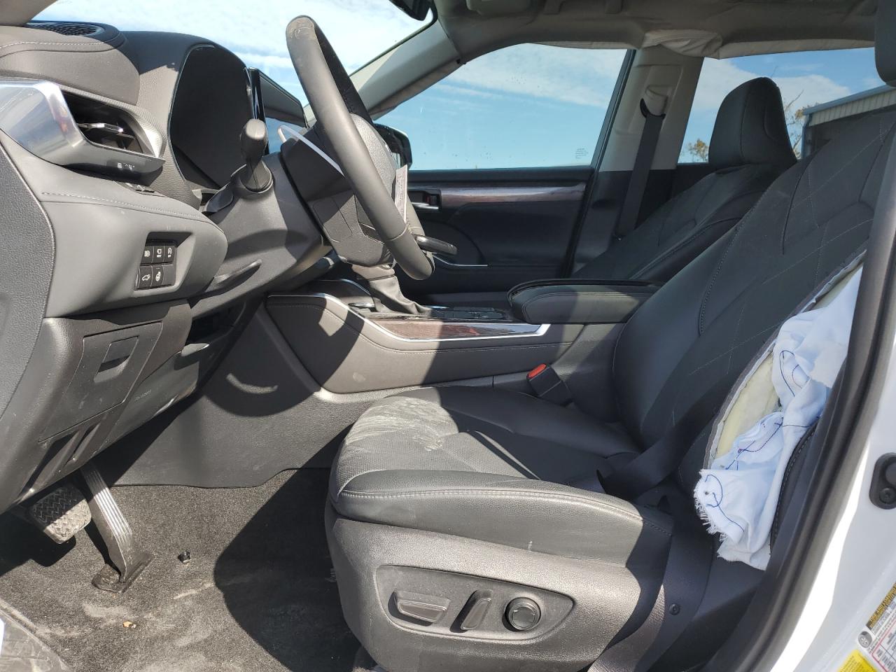 2024 Toyota Highlander - Image 7