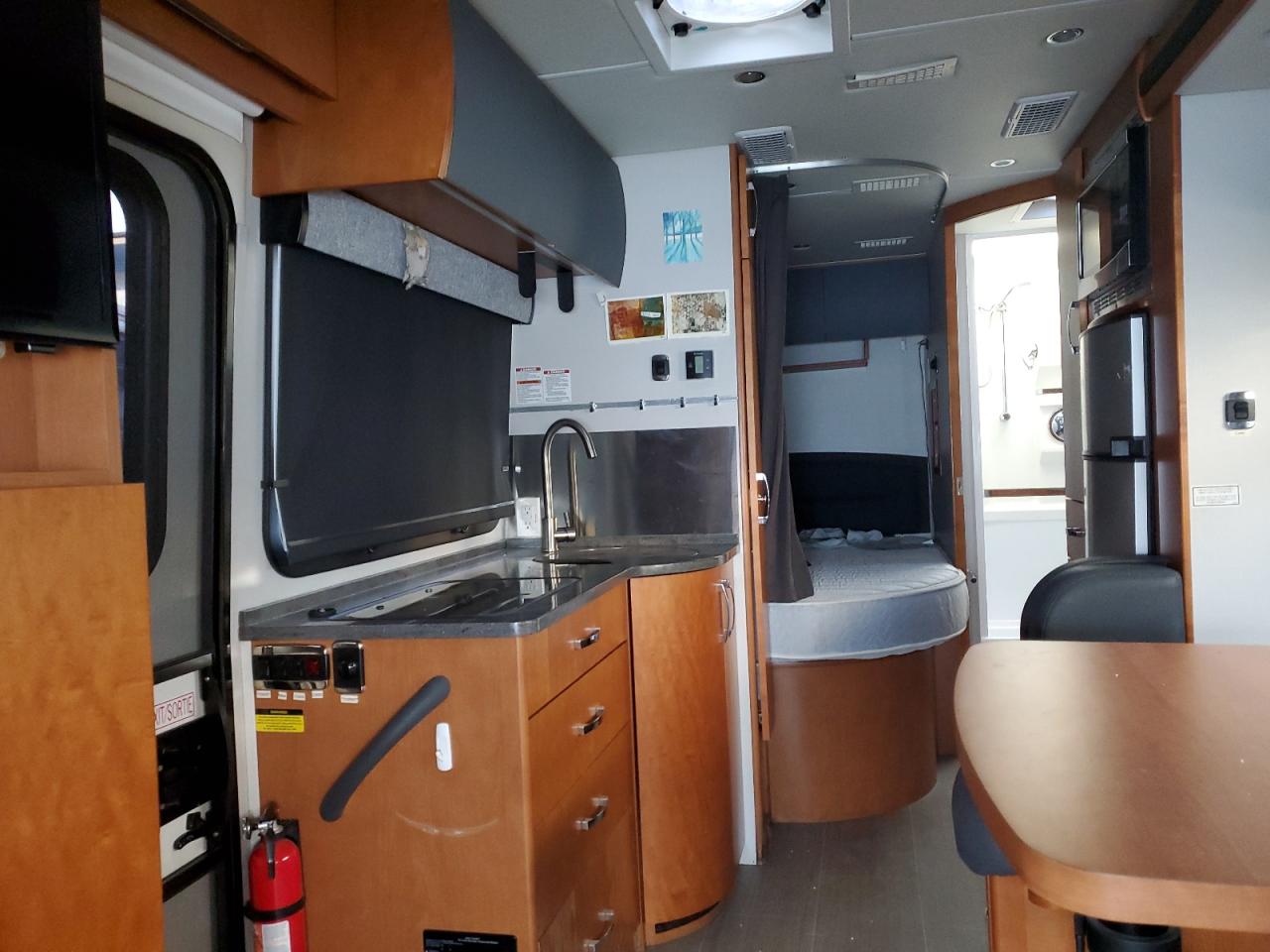 2016 Mercedes-Benz Sprinter - Image 6