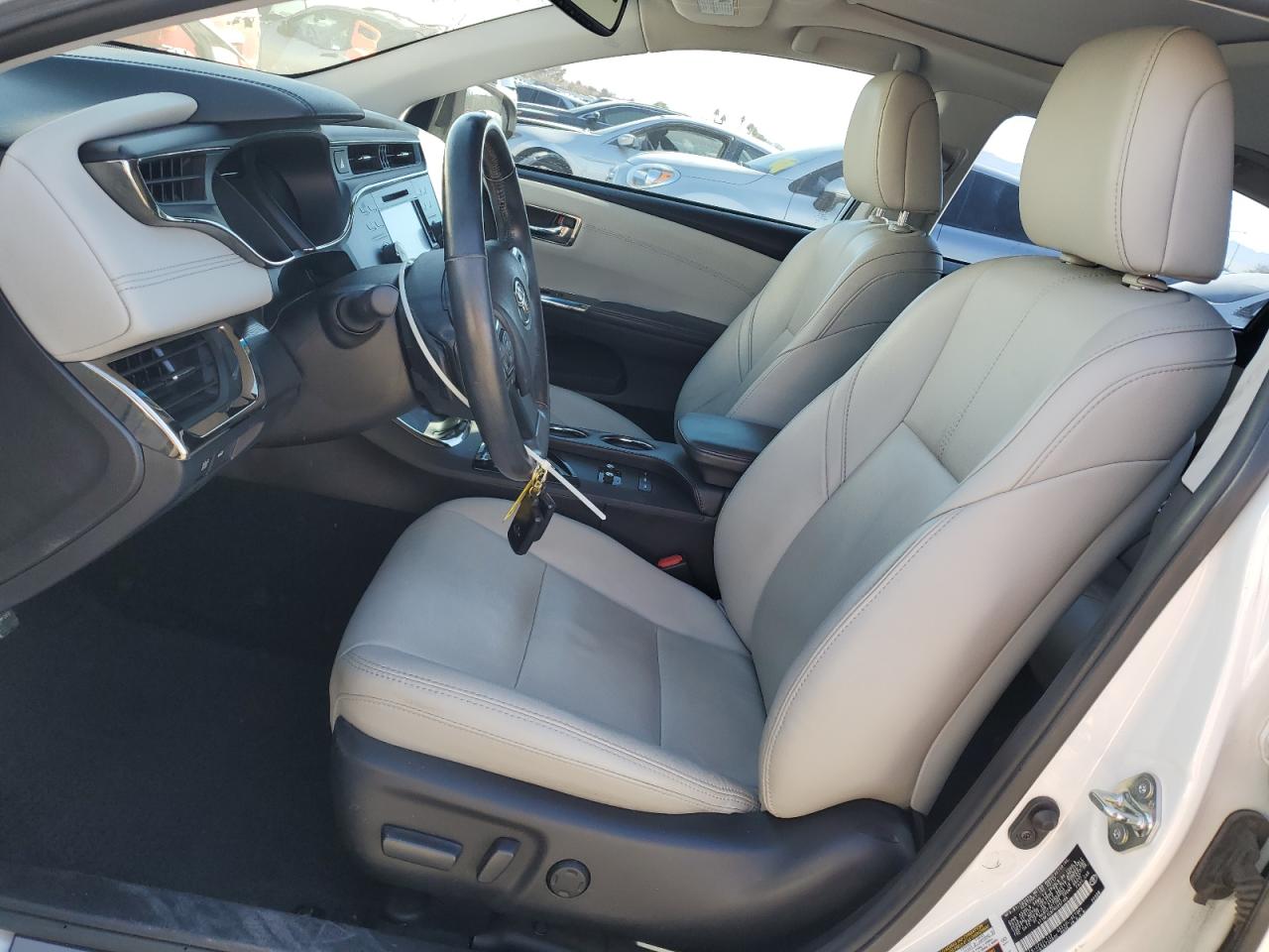 2017 Toyota Avalon - Image 7