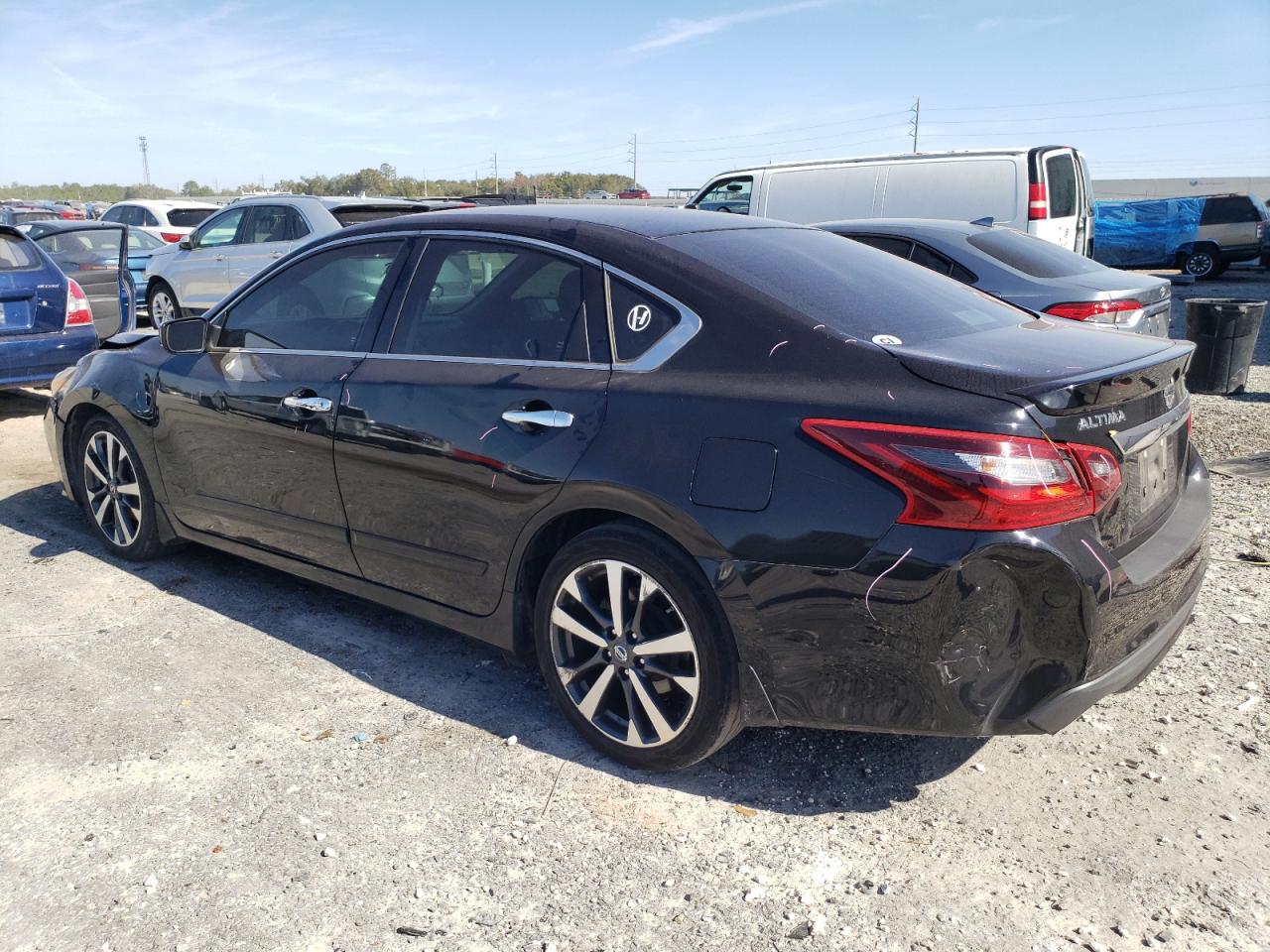 2017 Nissan Altima - Image 2