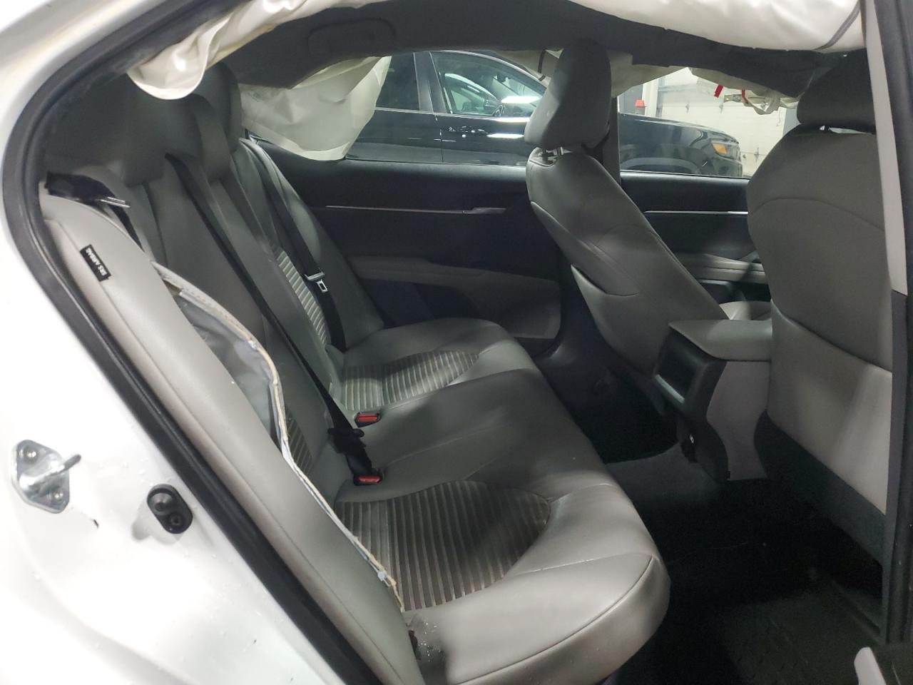 2021 Toyota Camry - Image 10