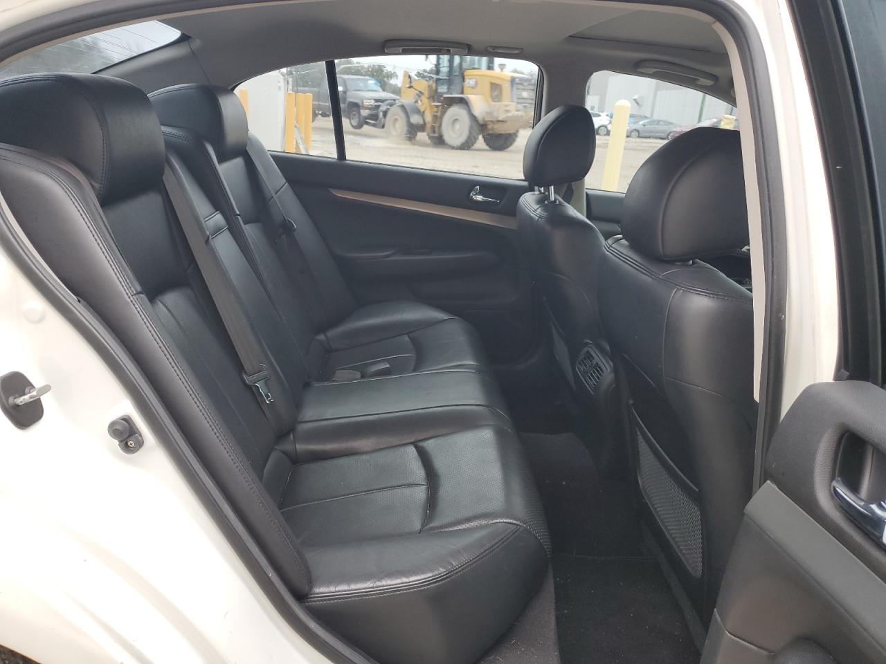 2013 Infiniti G - Image 10