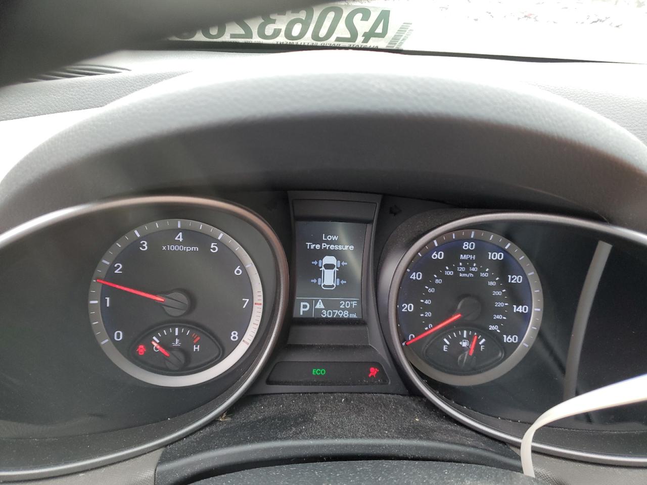 2016 Hyundai Santa Fe - Image 9