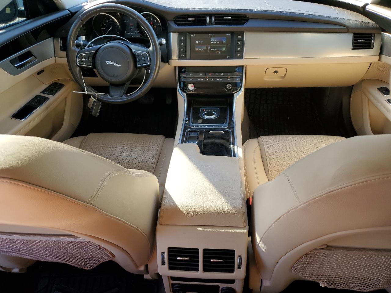 2017 Jaguar XF - Image 8