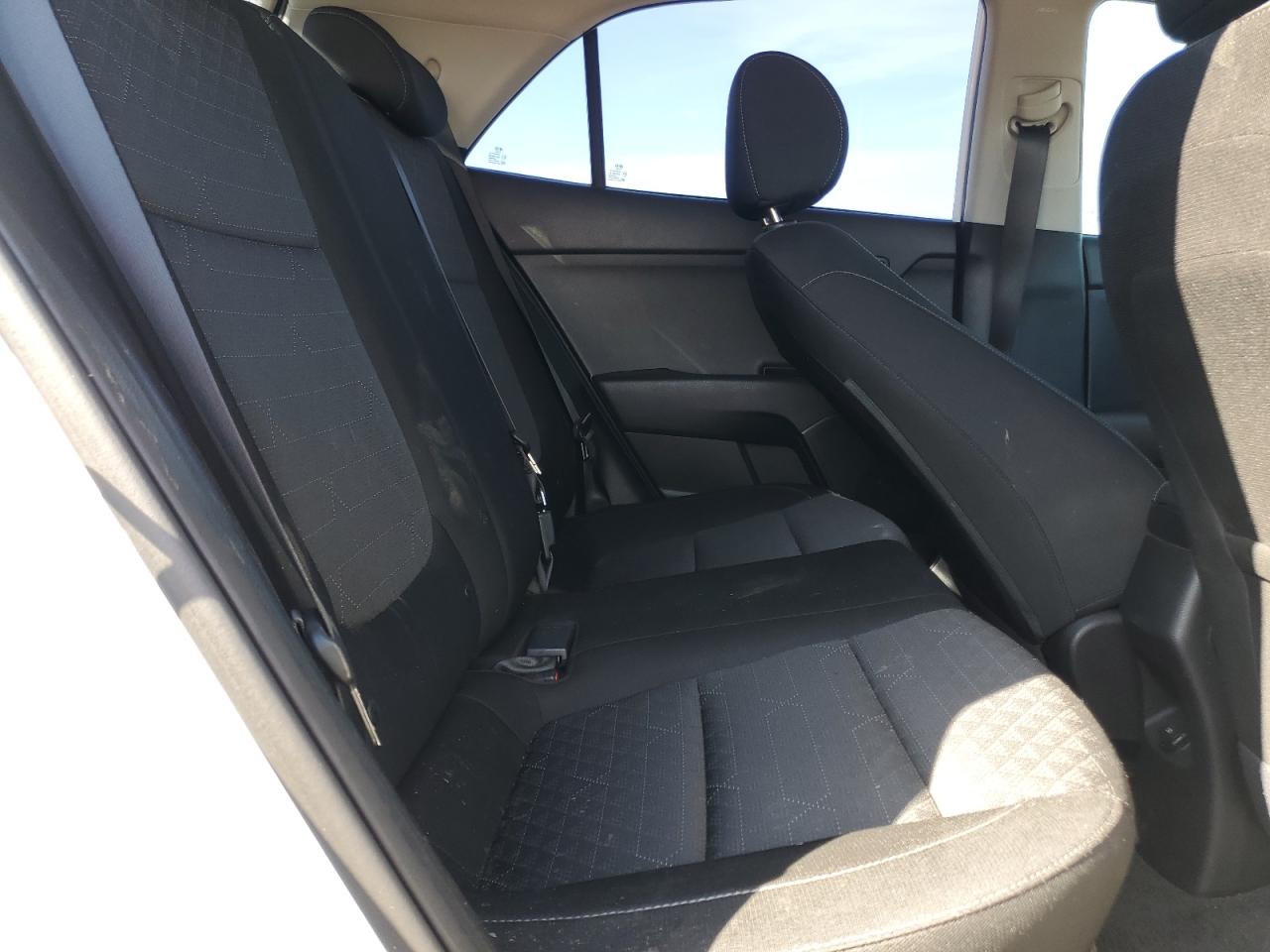 2018 Kia Rio - Image 10