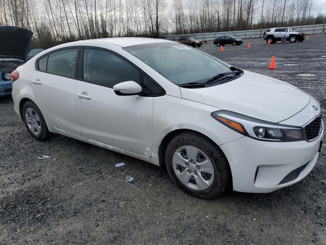 VIN 3KPFK4A75JE239768 2018 KIA FORTE no.4