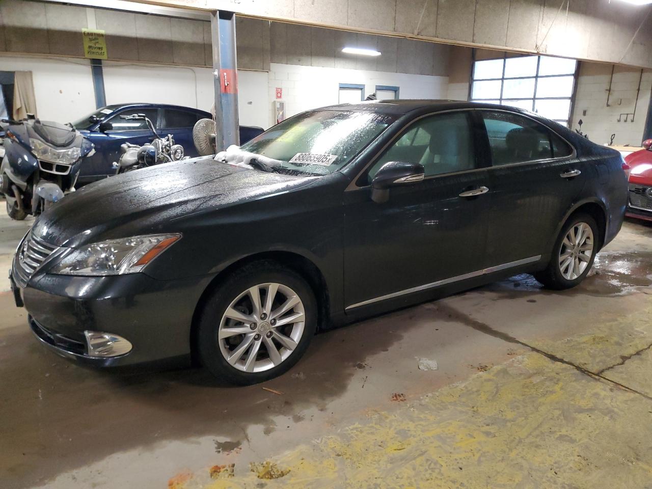 2010 Lexus ES - Image 1