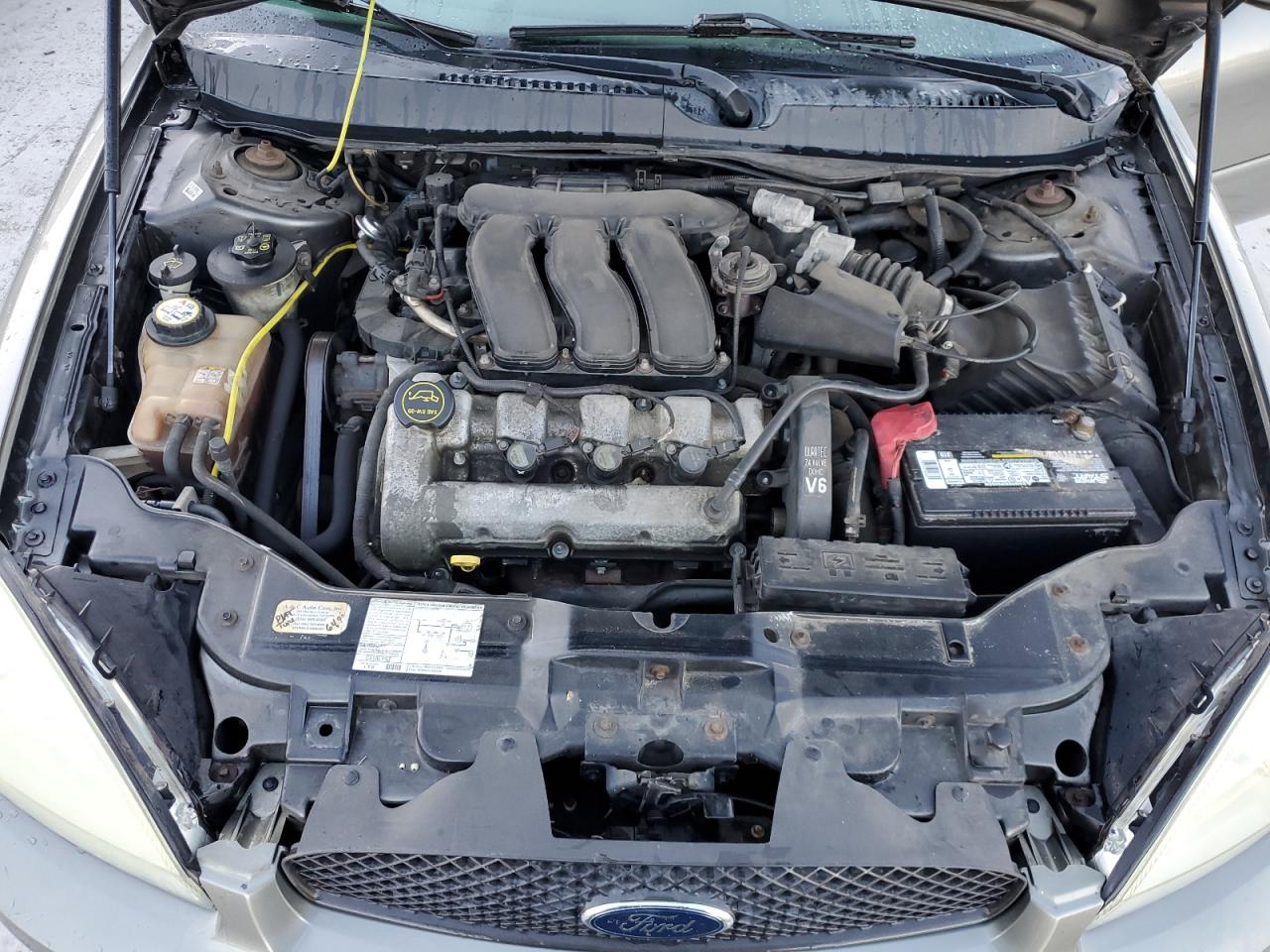 2004 Ford Taurus - Image 11