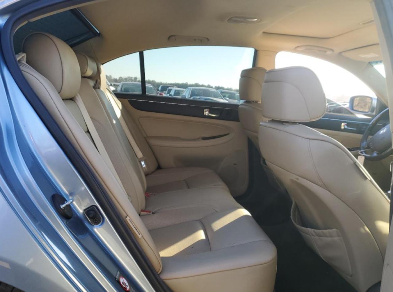 2009 Hyundai Genesis - Image 10