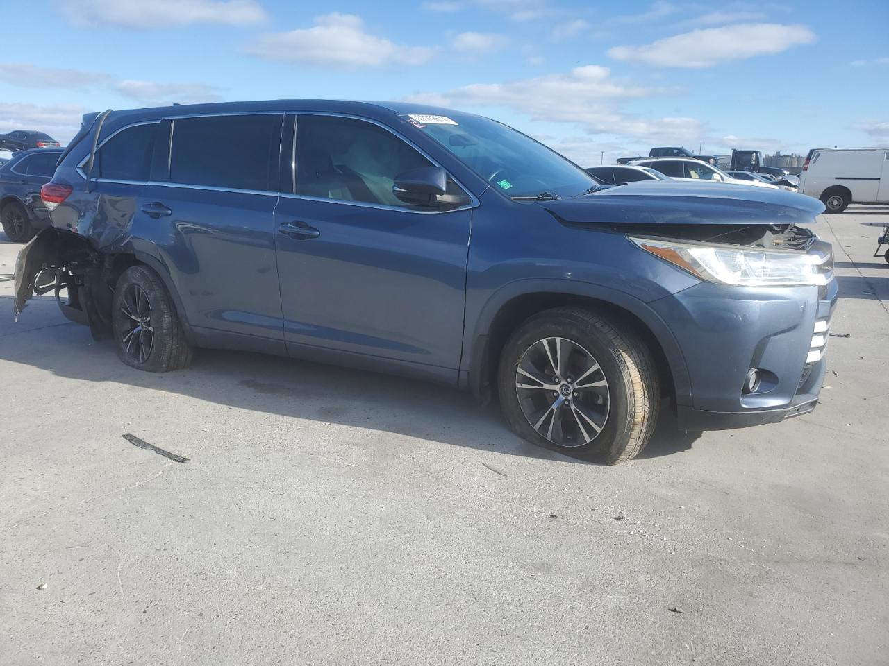 2018 Toyota Highlander - Image 4