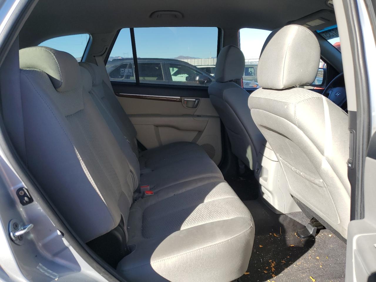 2009 Hyundai Santa Fe - Image 11