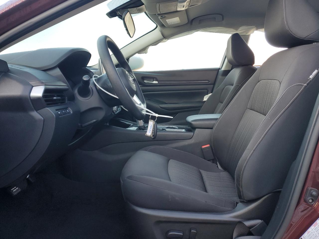2024 Nissan Altima - Image 7