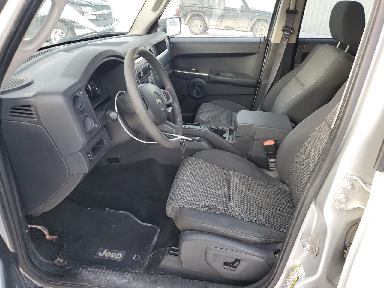 2008 Jeep Commander - Image 7