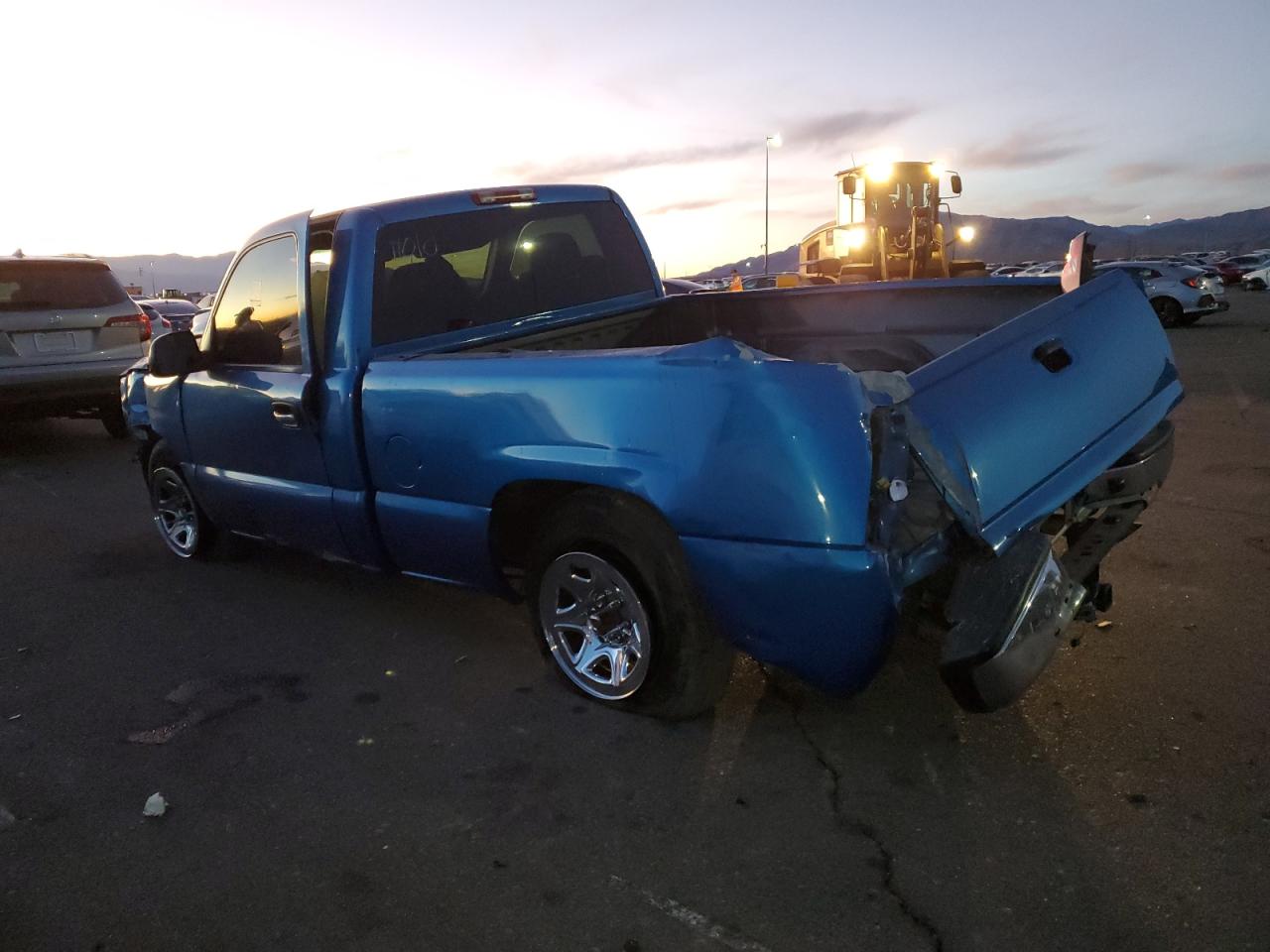 2005 GMC Sierra - Image 2