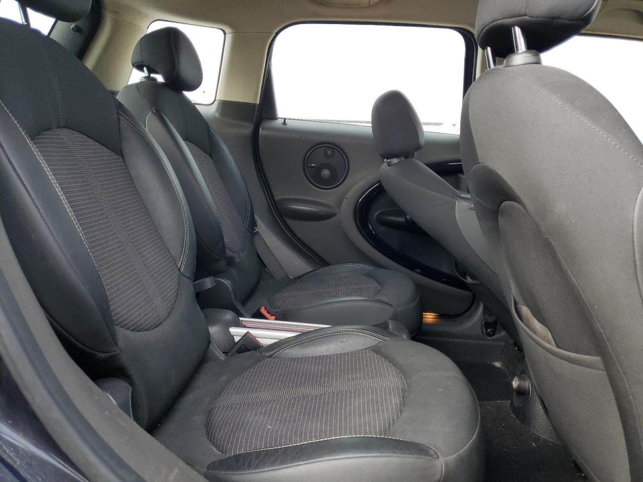 2011 MINI Cooper - Image 10