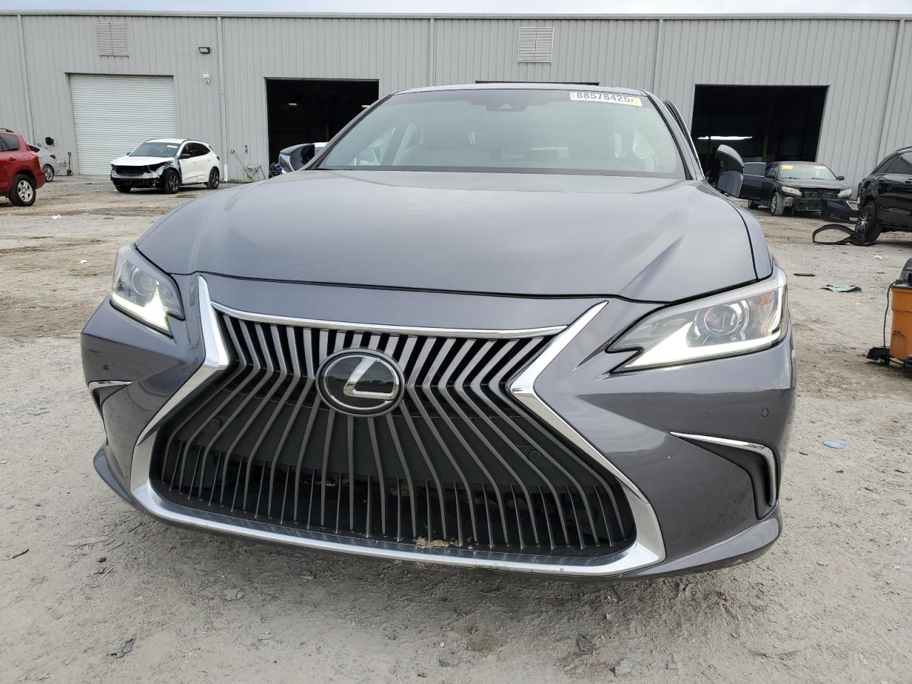 2019 Lexus ES - Image 5