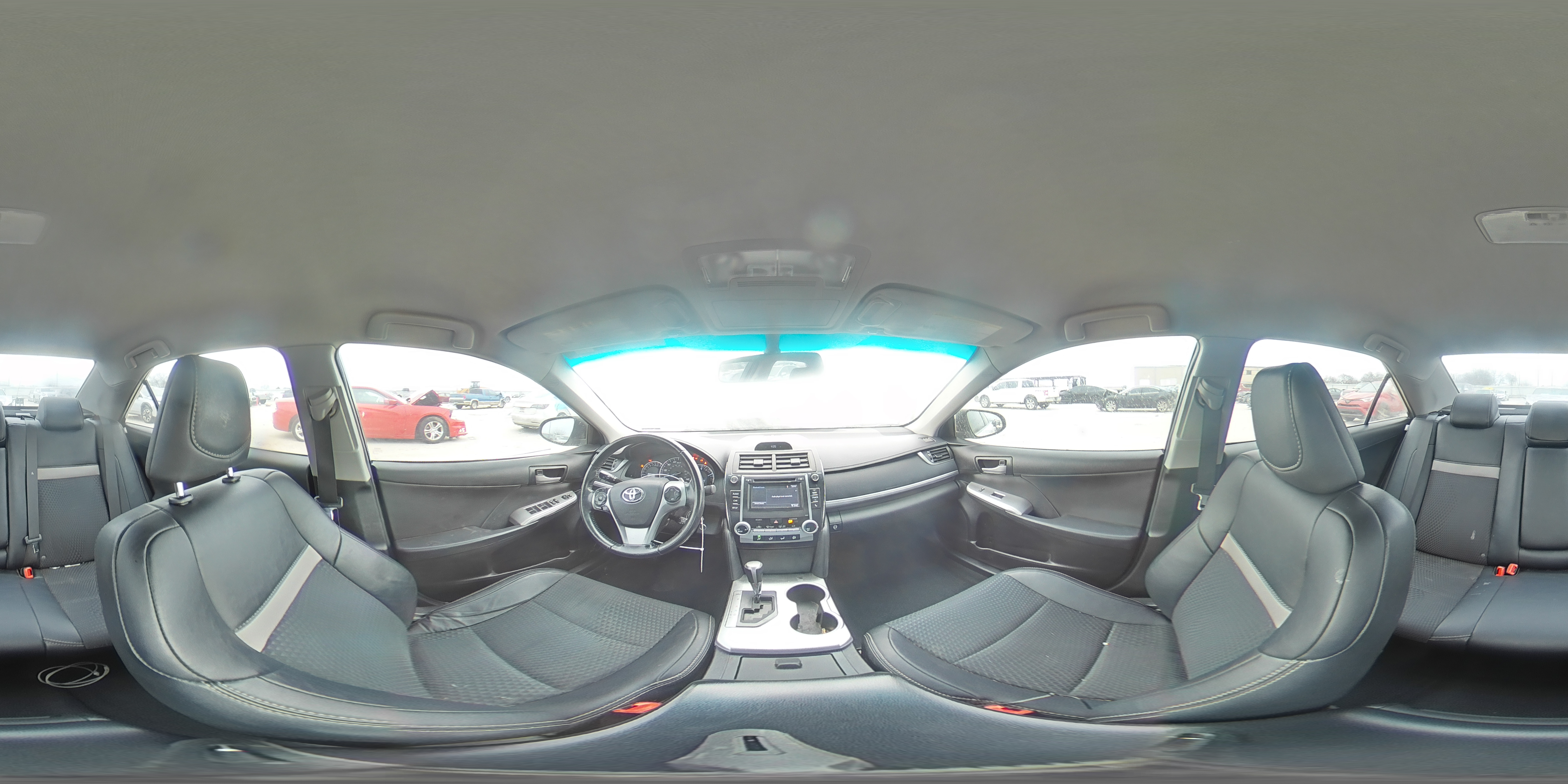 2014 Toyota Camry - Image 13