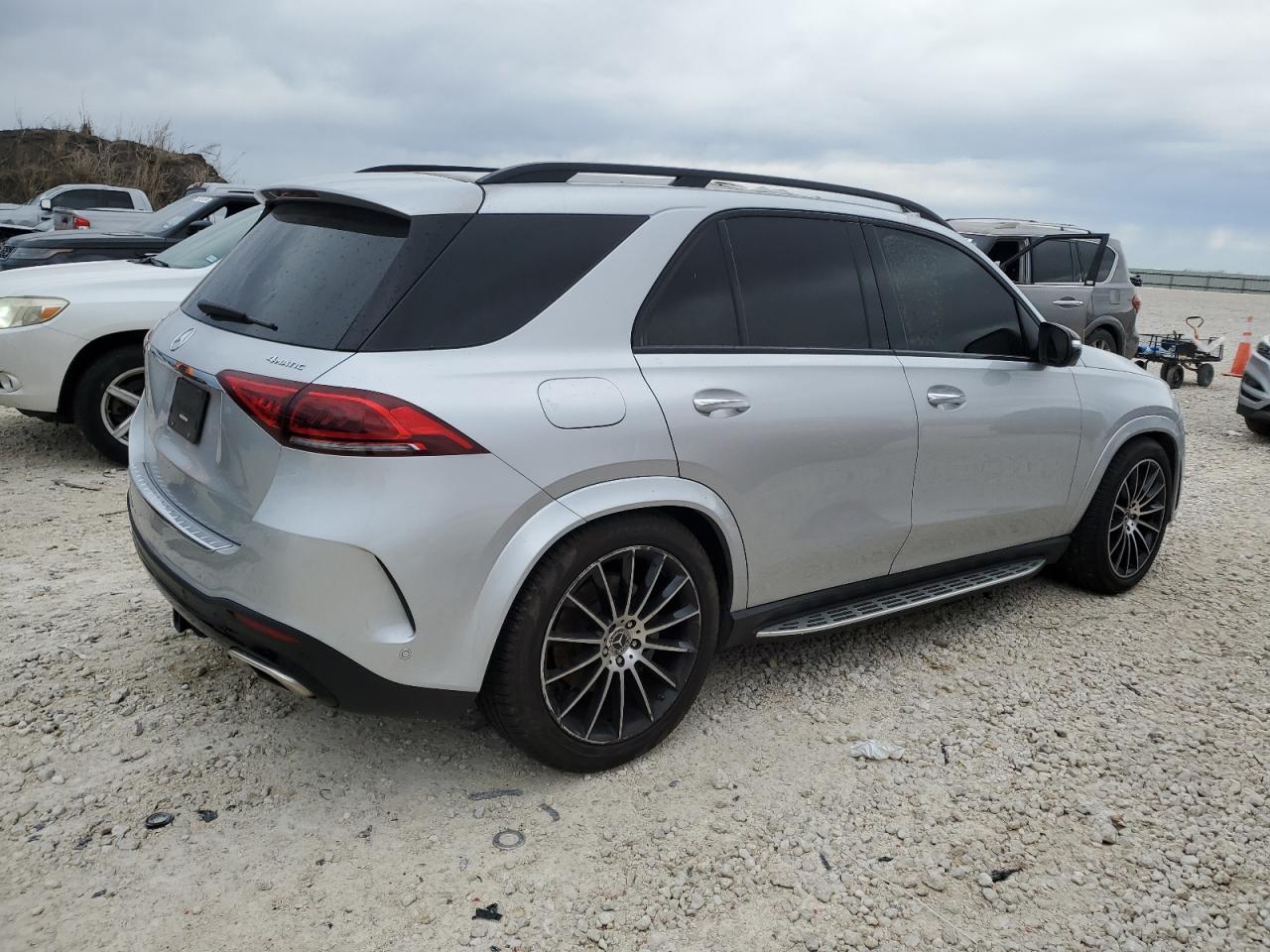 2021 Mercedes-Benz GLE - Image 3