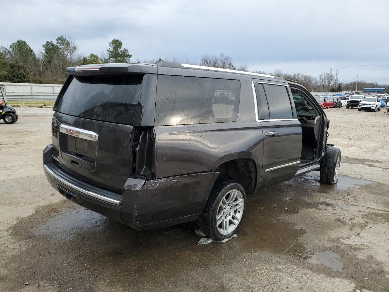 2017 GMC Yukon - Image 3
