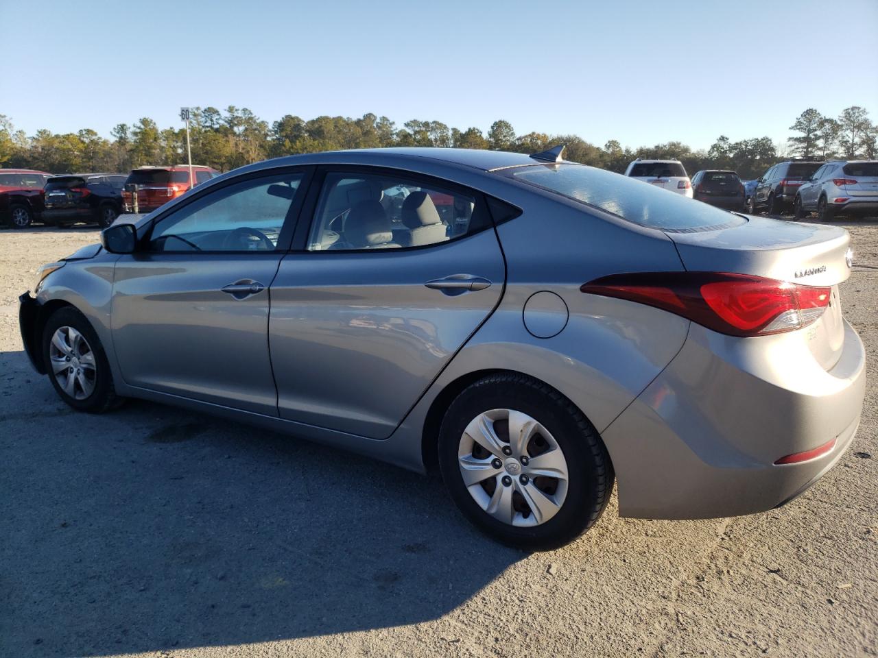2016 Hyundai Elantra - Image 2