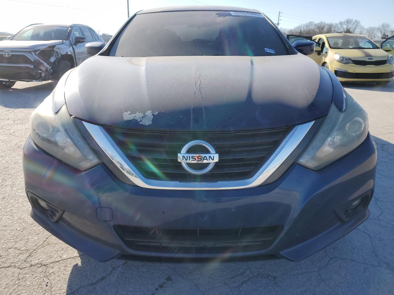 2017 Nissan Altima - Image 5