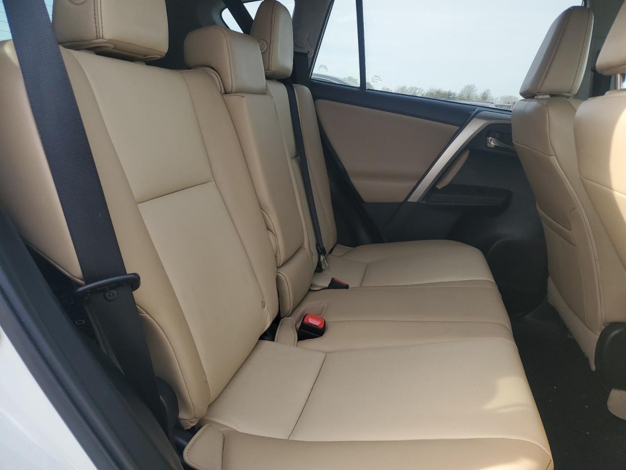 2014 Toyota RAV 4 - Image 12