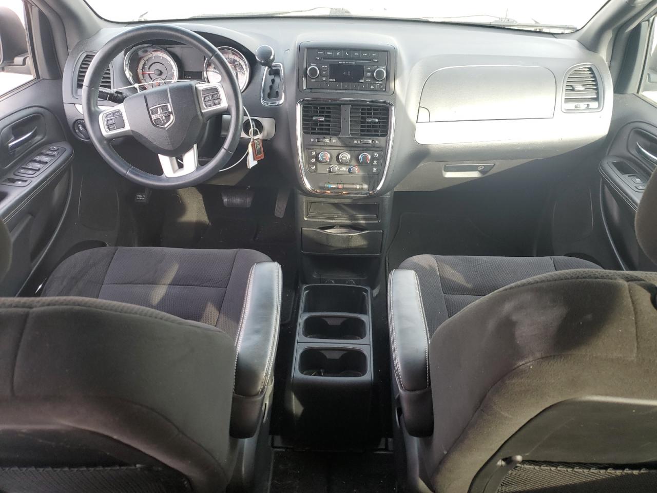 2015 Dodge Caravan - Image 8