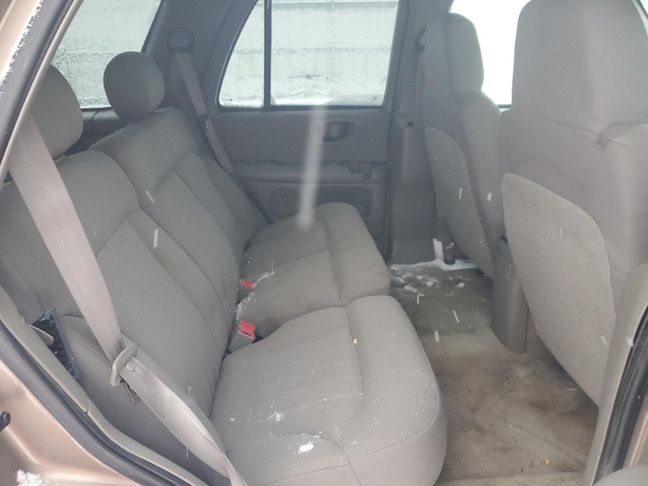 2004 Chevrolet Blazer - Image 12