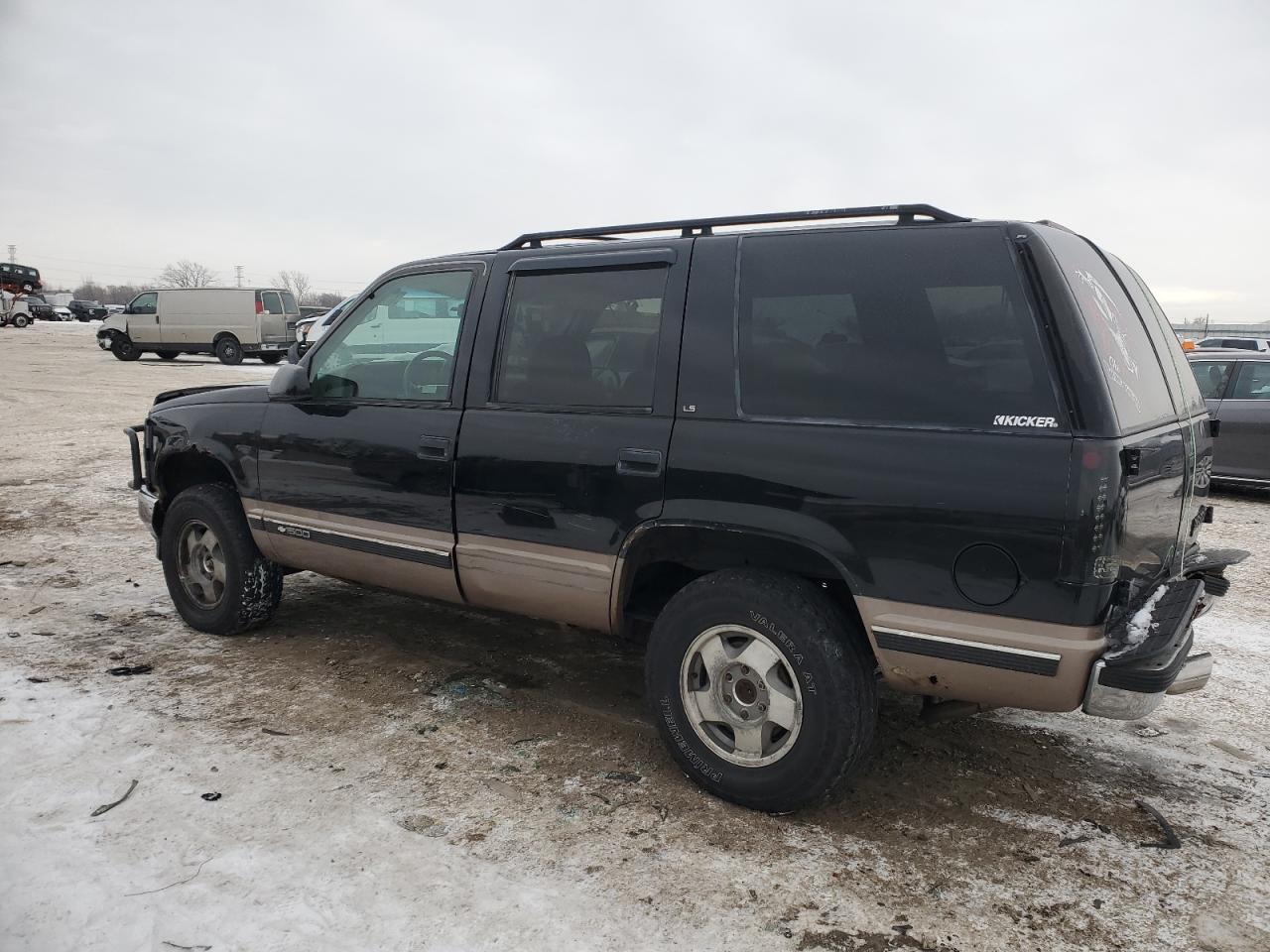 1996 Chevrolet Tahoe - Image 2