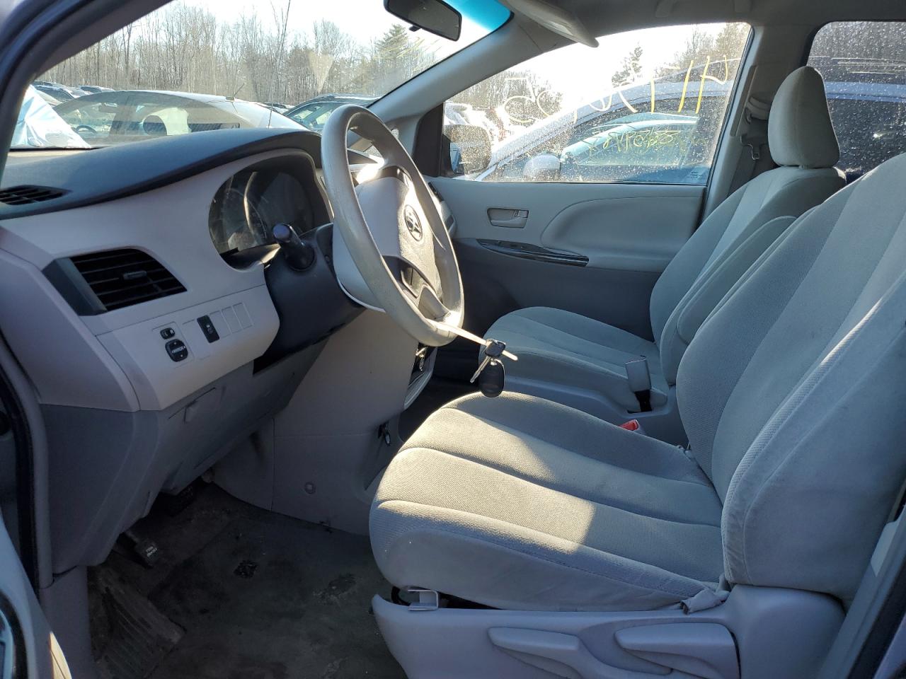 2014 Toyota Sienna - Image 7
