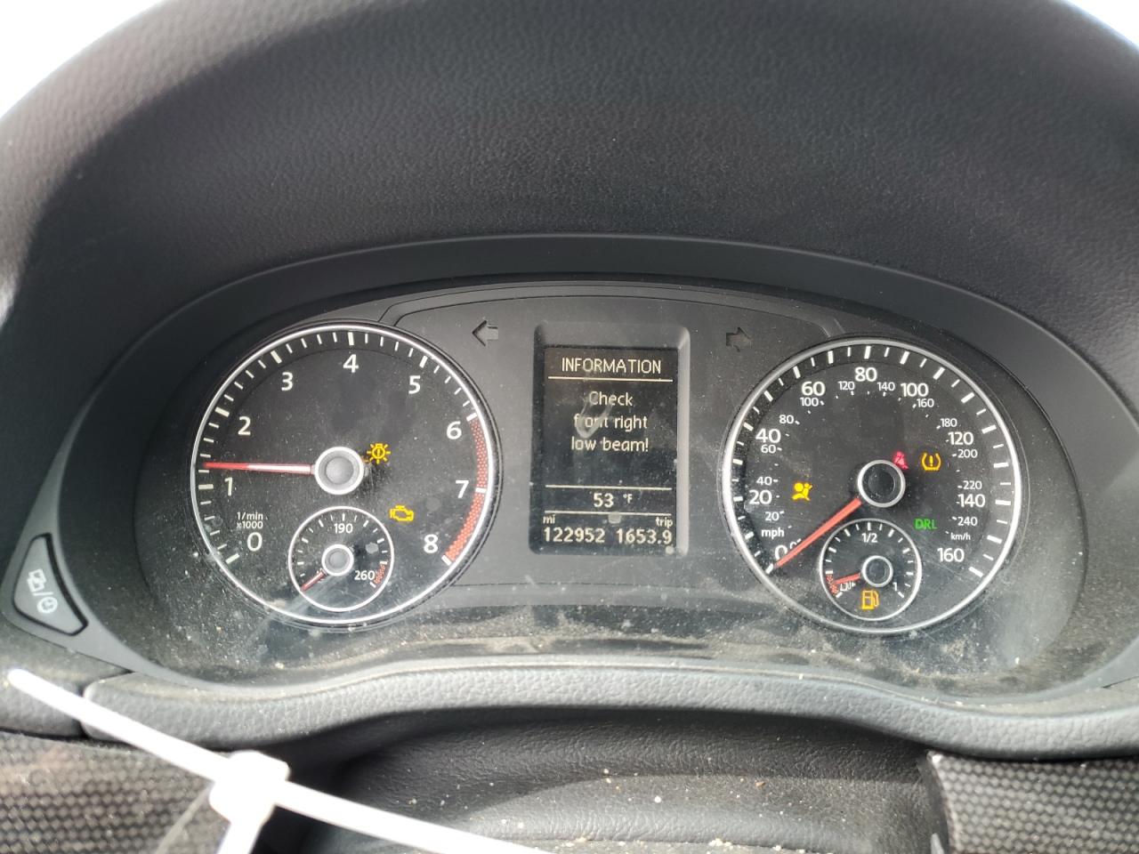 2015 Volkswagen Passat - Image 9