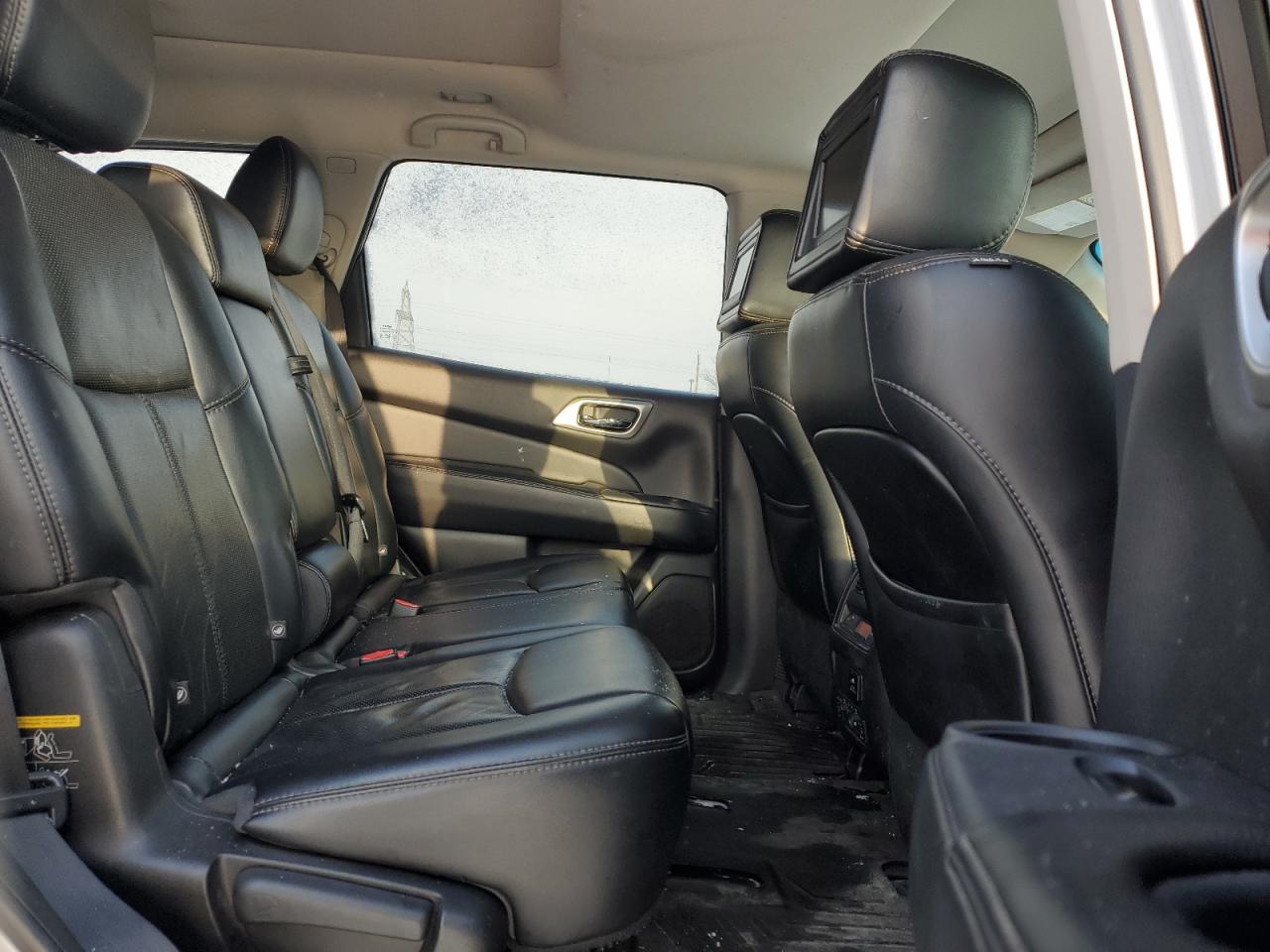 2015 Nissan Pathfinder - Image 11