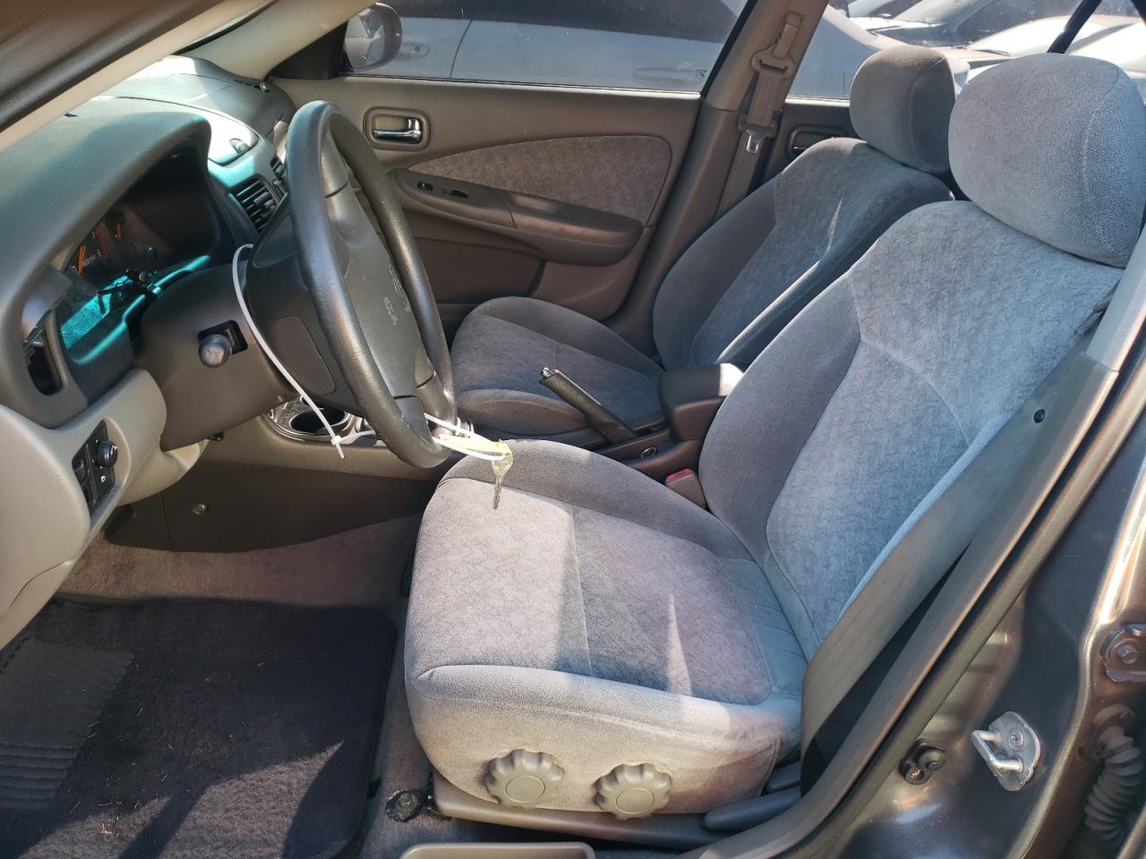 2001 Nissan Sentra - Image 7