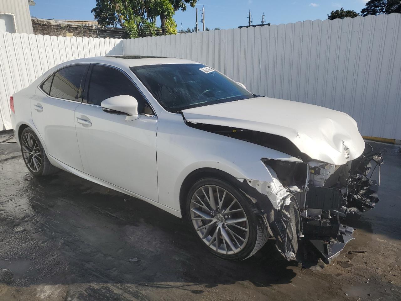 2017 Lexus IS - Image 4