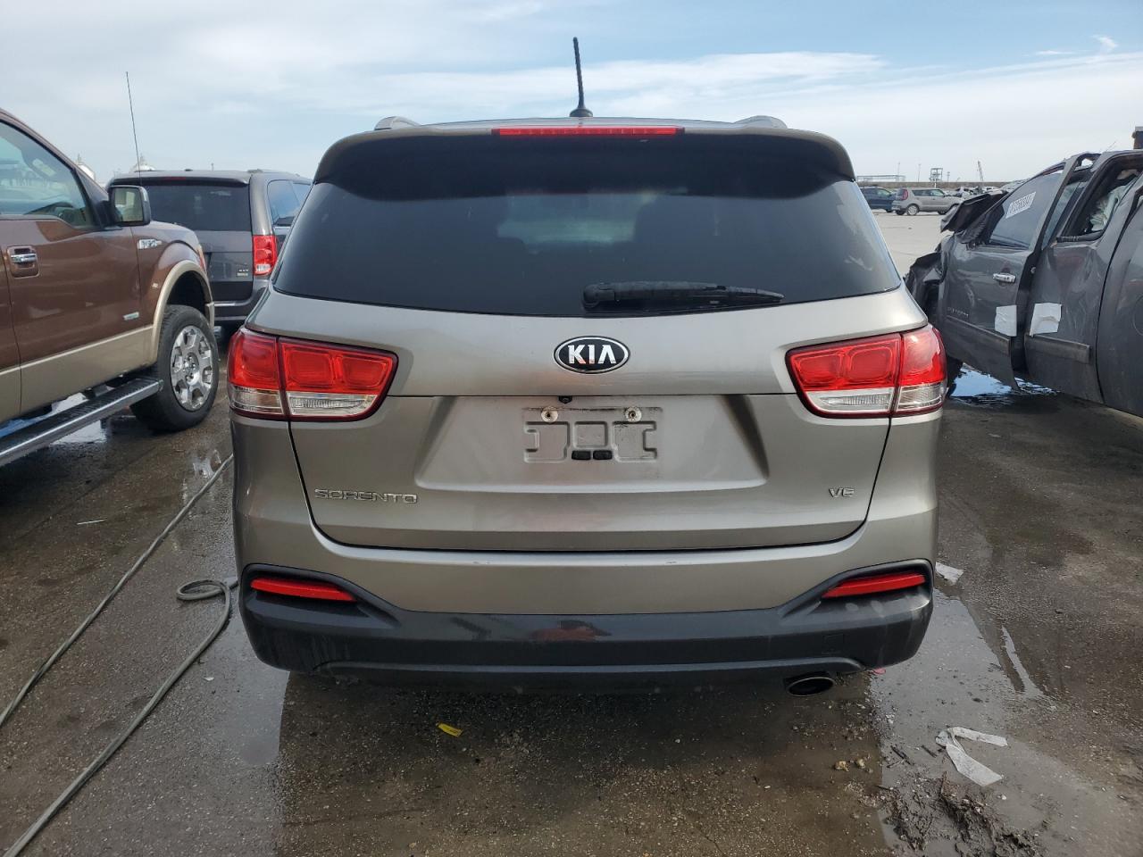 2017 Kia Sorento - Image 6