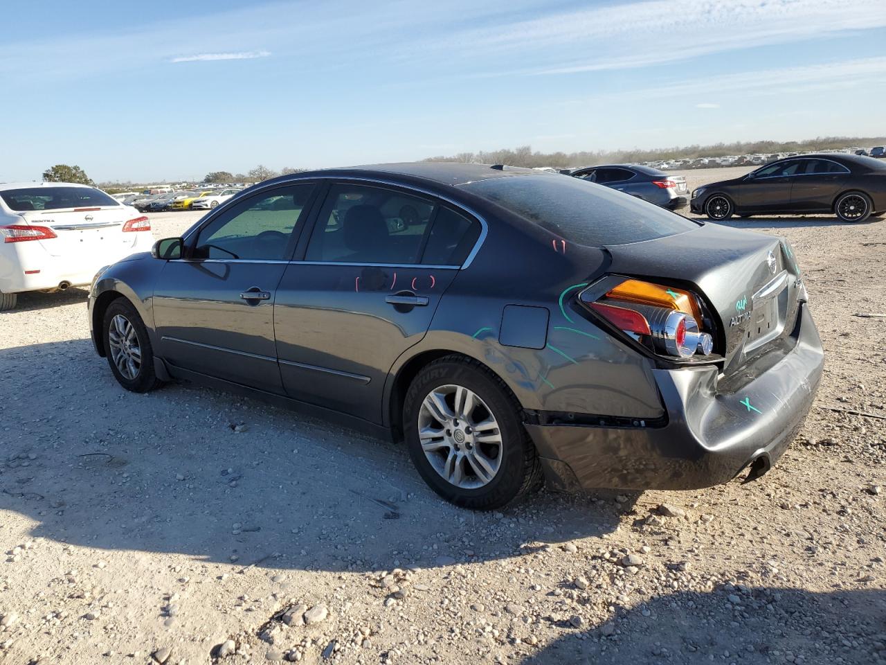 2011 Nissan Altima - Image 2