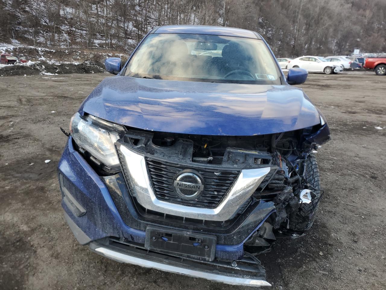 2018 Nissan Rogue - Image 5