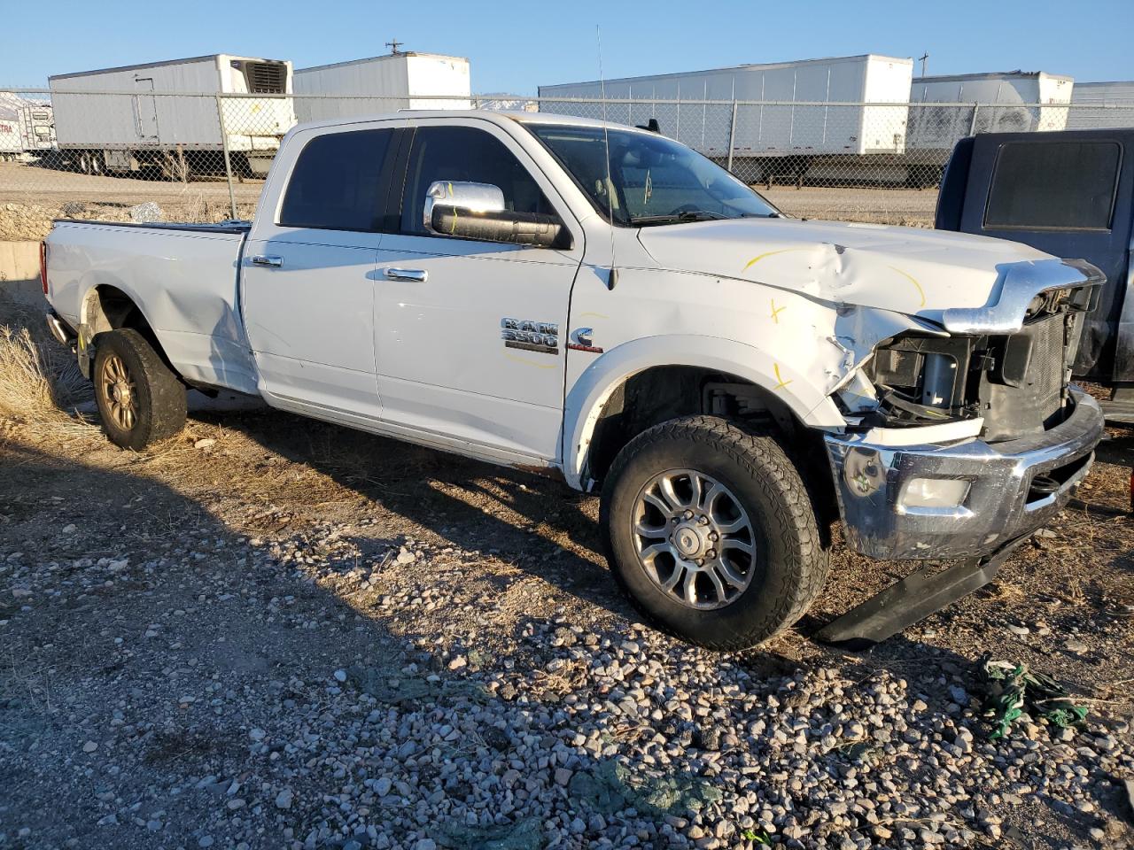 2014 RAM 3500 - Image 4
